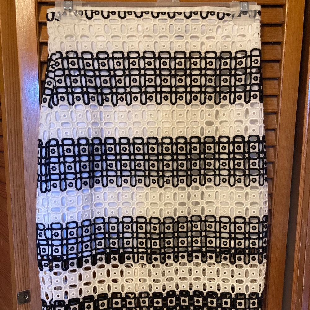 Banana Republic Mid Length Pencil Skirt - Size 00 Petite